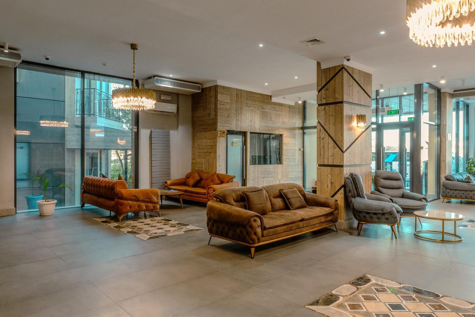 Infinity Plaza Block 1 Hotell Atyraū Exteriör bild