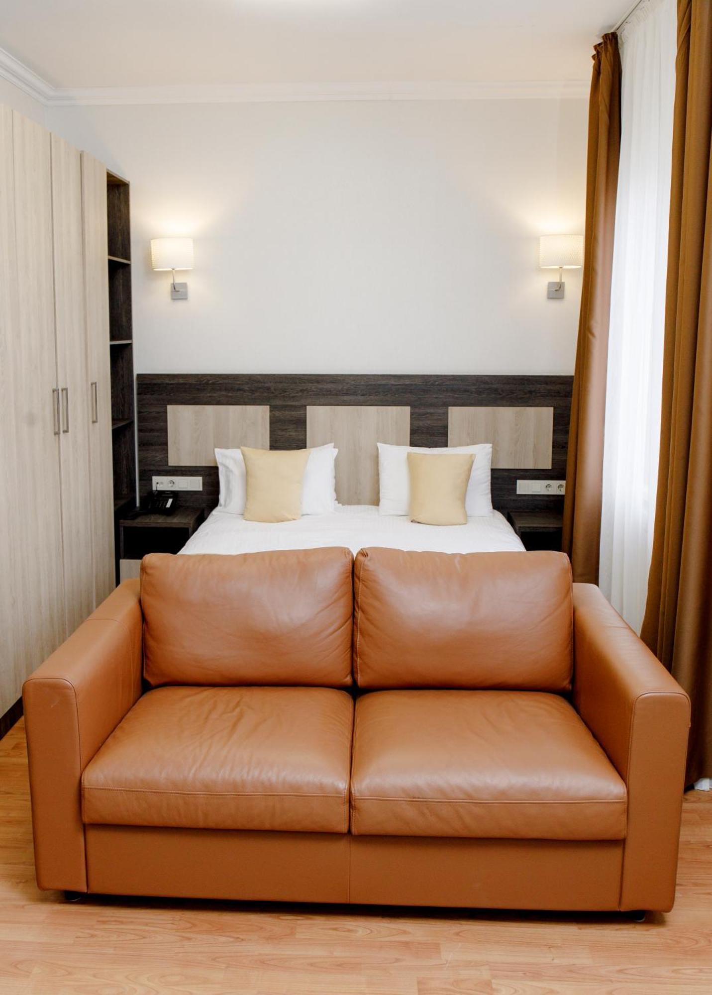 Infinity Plaza Block 1 Hotell Atyraū Exteriör bild